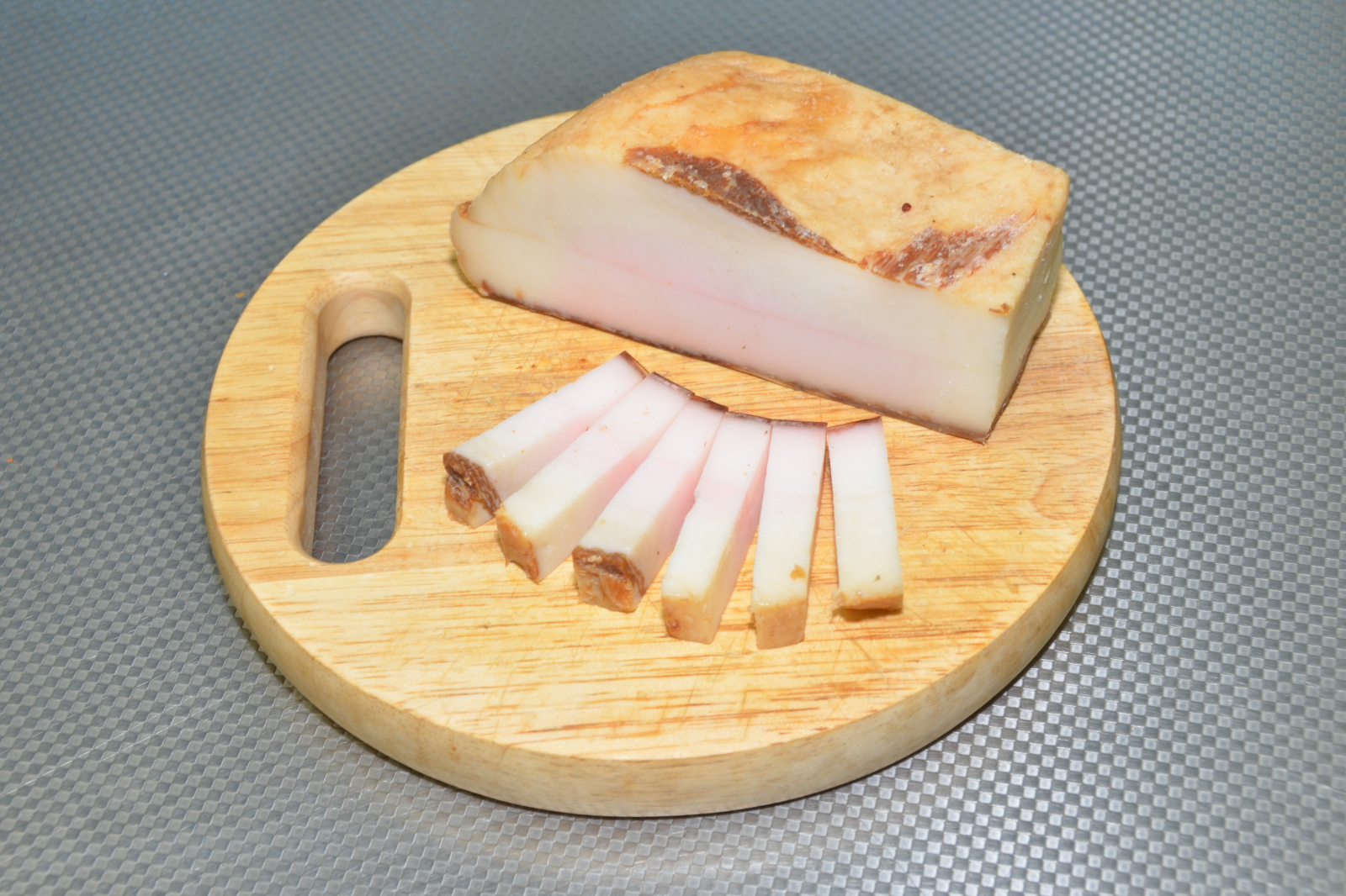 Шпик копченый